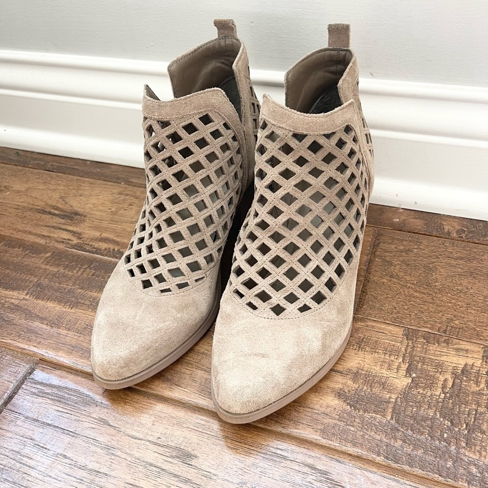 Ankle boots